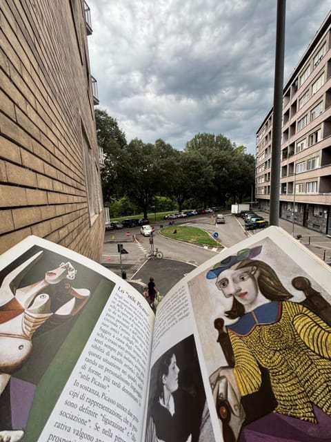 Neighbourhood, Street view