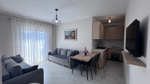 TV and multimedia, Living room, Dining area, Evening entertainment