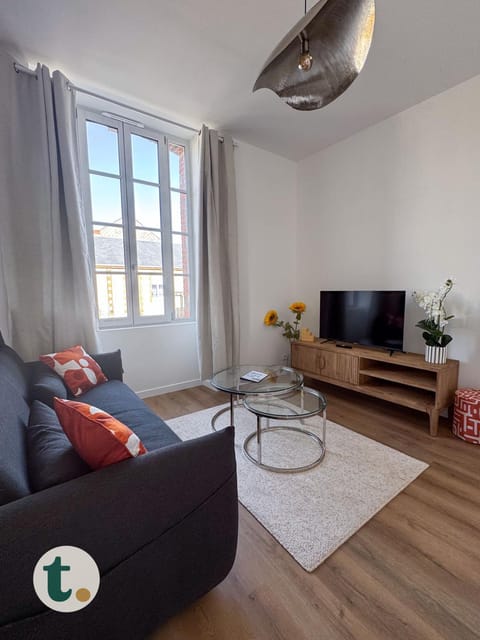 Communal lounge/ TV room, TV and multimedia, Living room, Seating area
