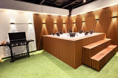 Activities, Hot Tub, Area and facilities