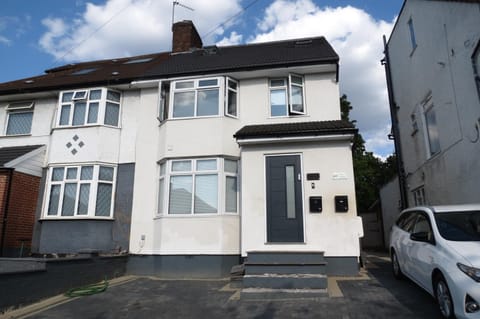 Property building, Neighbourhood, Parking