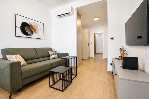 Living room, Seating area, air conditioner