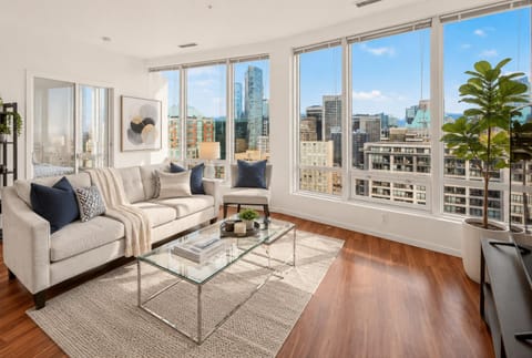 Day, View (from property/room), Balcony/Terrace, Living room, Seating area, City view