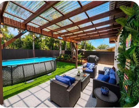 Balcony/Terrace, Swimming pool