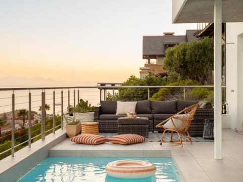 Patio, Natural landscape, View (from property/room), Balcony/Terrace, Seating area, Pool view, Sea view, Swimming pool, sunbed