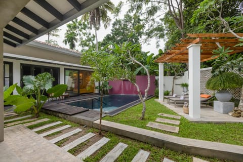 Property building, Swimming pool