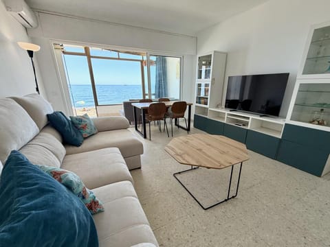 TV and multimedia, Living room, Sea view
