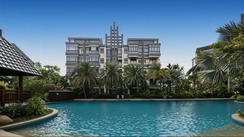 Property building, Day, Pool view, Swimming pool, Swimming pool