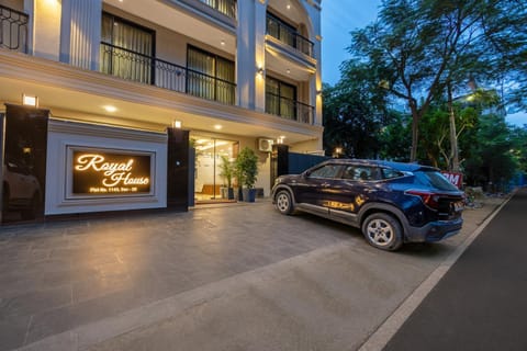 Property building, Parking