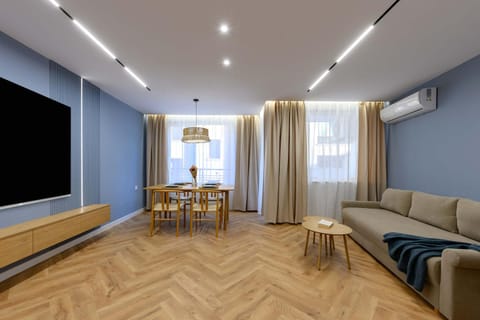 TV and multimedia, Living room, Seating area, air conditioner