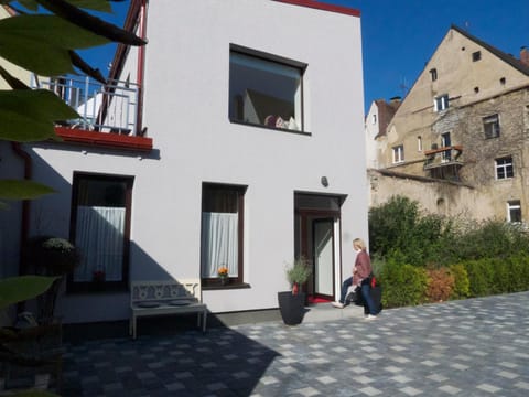 Patio, Facade/entrance, Garden, Balcony/Terrace