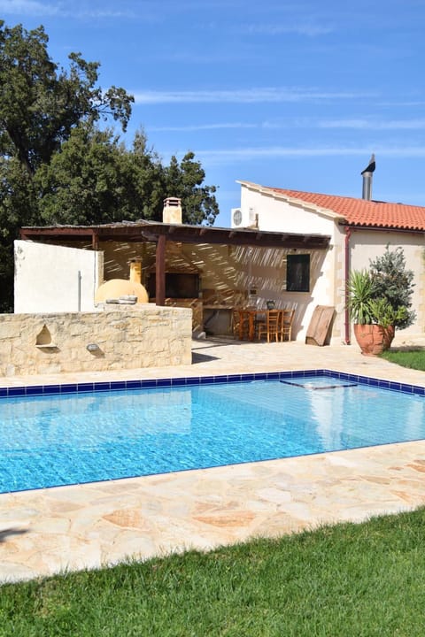 BBQ facilities, Swimming pool