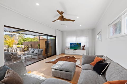 Communal lounge/ TV room, Living room