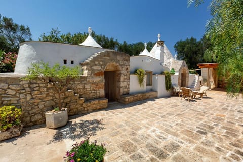 Property building, Day