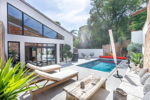 Patio, Natural landscape, Garden view, Pool view, Swimming pool, concierge, sunbed