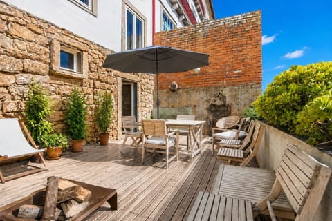Property building, Balcony/Terrace, Living room