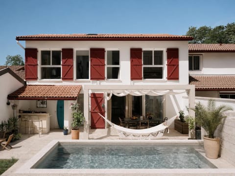 Property building, Patio, Garden, Garden view, Pool view, Swimming pool, sunbed