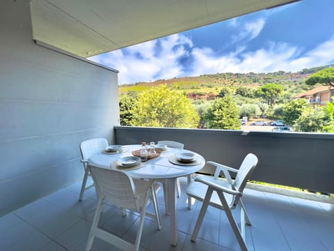 Day, View (from property/room), Balcony/Terrace, Dining area