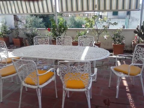 Balcony/Terrace, Decorative detail