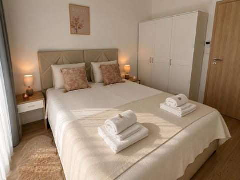 Bed, Photo of the whole room, Bedroom, towels, wardrobe