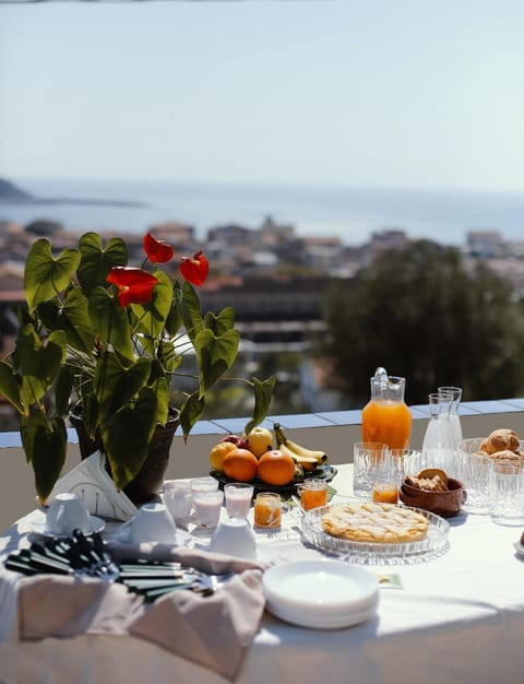 Food and drinks, Food, Breakfast, Buffet breakfast