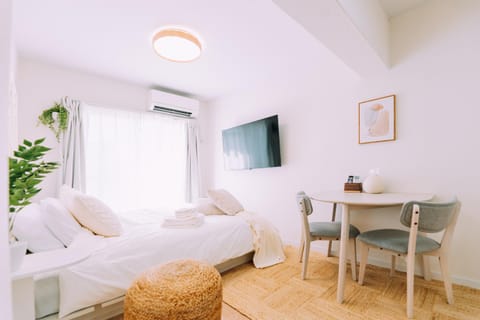 Bed, Living room, Bedroom