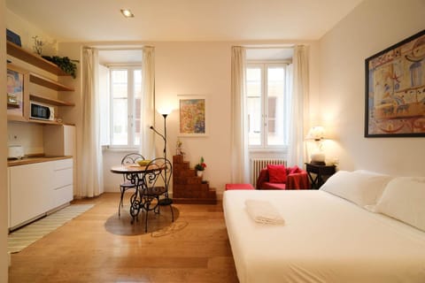 Bed, Living room, Photo of the whole room, Dining area
