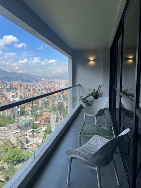 View (from property/room), Balcony/Terrace, City view, Mountain view