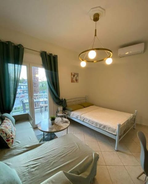 Bed, Living room
