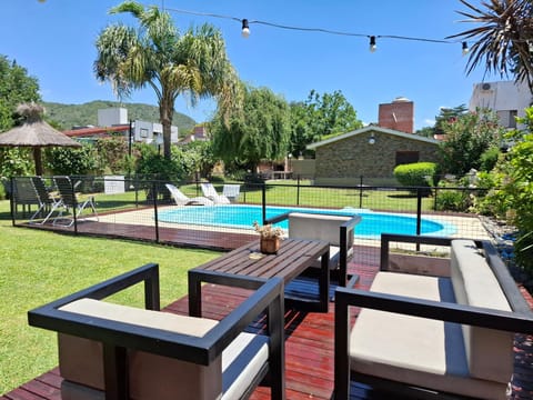 Property building, Garden, Dining area, Garden view, Pool view, Swimming pool, sunbed