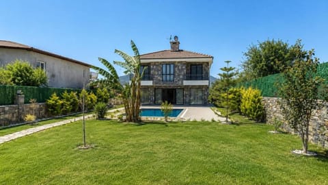 Property building, Spring, Garden, Garden view, Pool view, Swimming pool