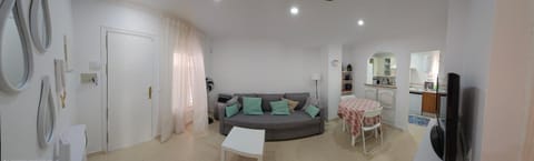 Living room, Photo of the whole room