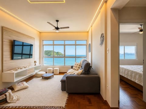 Natural landscape, TV and multimedia, Living room, Seating area, Sea view