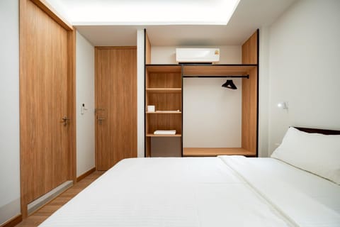 Bed, Photo of the whole room, Bedroom, wardrobe
