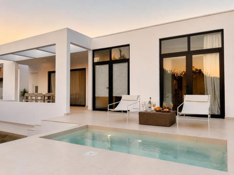 Balcony/Terrace, Swimming pool