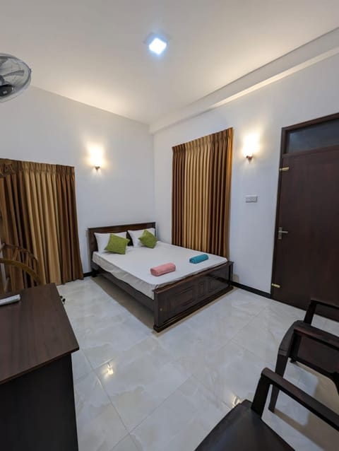 Bed, Living room, Photo of the whole room, Seating area, Bedroom, air conditioner