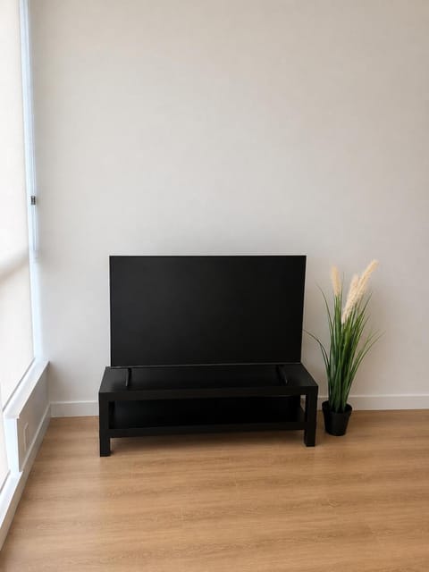 TV and multimedia, Living room, Evening entertainment