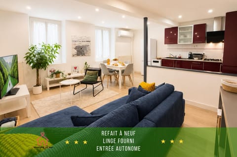 Day, TV and multimedia, Kitchen or kitchenette, Living room, Seating area, Dining area