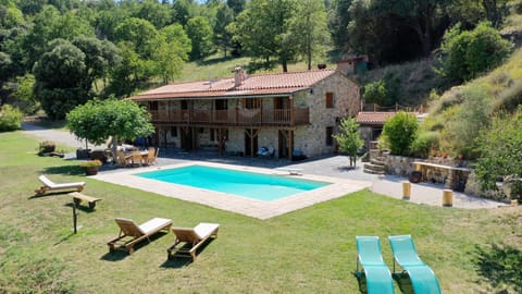 Property building, Patio, Day, Natural landscape, Garden, Garden view, Pool view, Swimming pool, sunbed