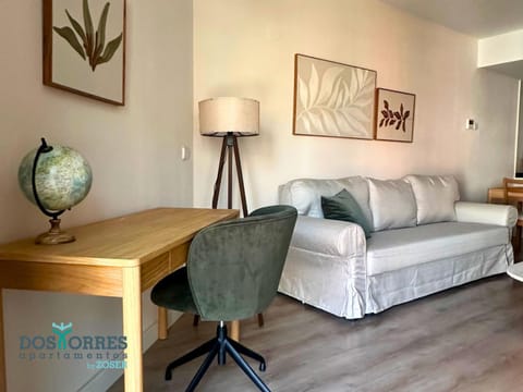 Living room, Photo of the whole room, Seating area
