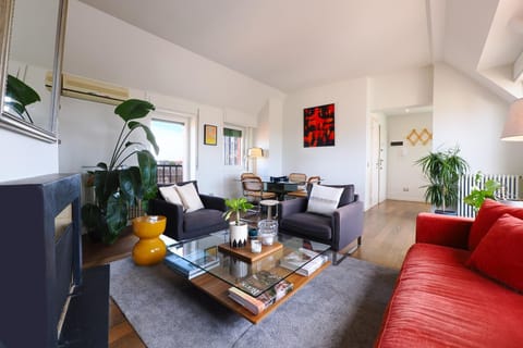 Living room, Seating area, Dining area