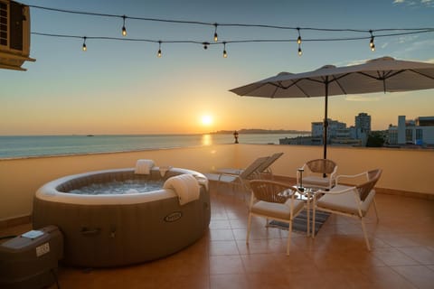 Hot Tub, Balcony/Terrace