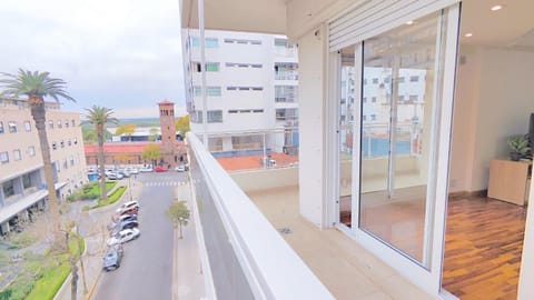Balcony/Terrace, River view