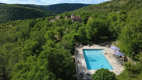 Bird's eye view, Swimming pool