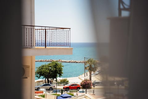 Property building, Day, Neighbourhood, View (from property/room), Sea view, Location
