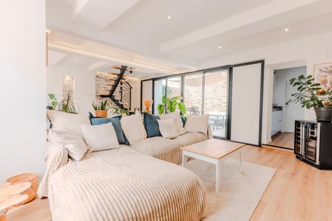 Living room, air conditioner