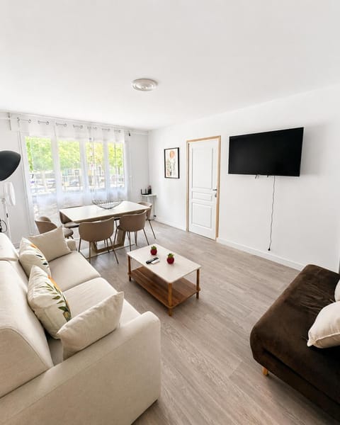 TV and multimedia, Living room, Seating area