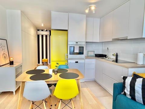 Dining area, kitchen