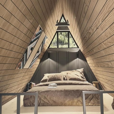 Photo of the whole room, Bedroom