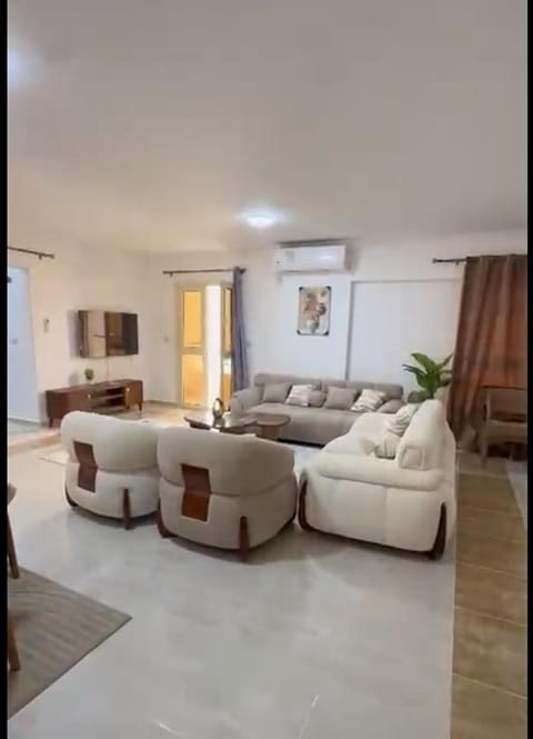 Communal lounge/ TV room, TV and multimedia, Living room, Seating area